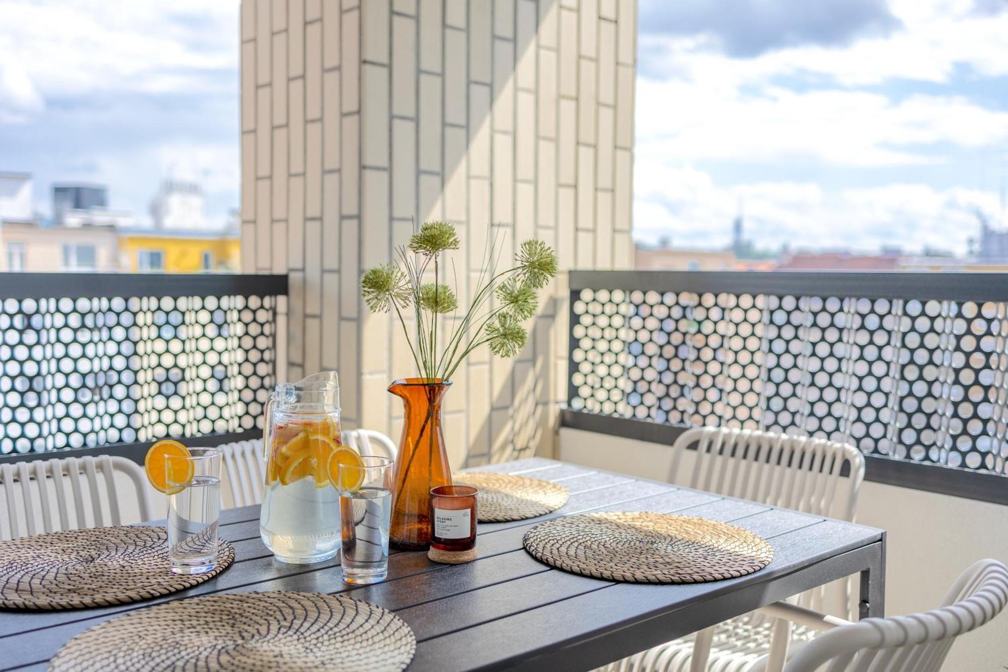 Bright 2Br - 8Th Floor, Balcony, Free Parking - By Gravity Prague Apartment Exterior photo
